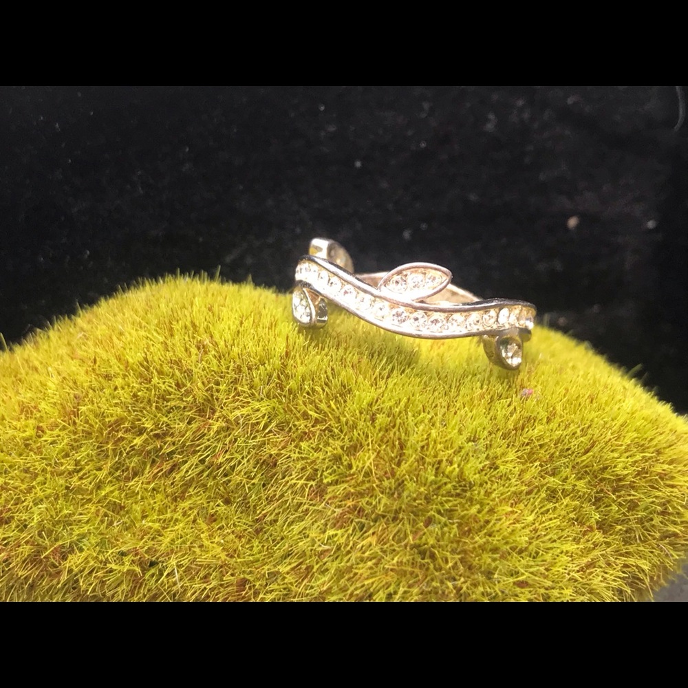 Silver Diamond Leaf Ring